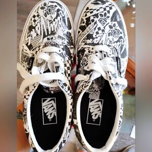 Lady Vans Off the Wall size 6.5 W